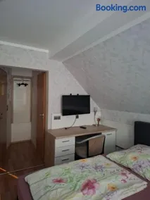 B&B Waldblick Hotel mit großem Parkplatz - Image 5