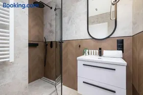 Air Conditioned Studio with Mountain View, Parking and Balcony by Noclegi Renters - Image 5