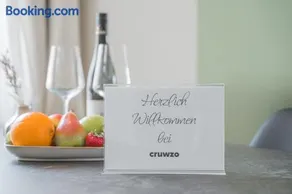 Cruwzo - Fantastic Apartment with Balcony and Parking - Image 1