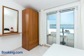 Seaview Apartment Rose - Image 4