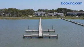 Sunset Dreams - Pet friendly, Waterfront, & shared dock! - Image 5