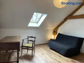 Gîte rural rénové avec charme à Marcillat, jardin et terrasse - Image 5
