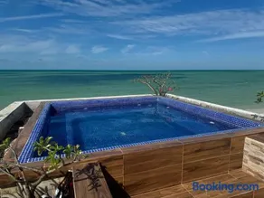 Villa Frente al Mar con Alberca, 5 Recámaras - Image 1