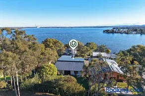 Modern 4BR Mirraboo Home with Panoramic Lake Views - Image 1