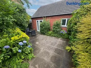 Family Bungalow sleeps 4 - Image 1