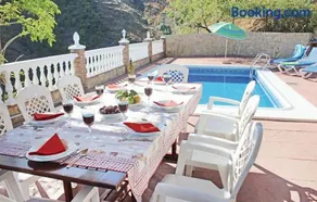 Cozy Home In Corumbela - Image 3