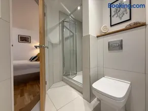 Gresham - Image 2