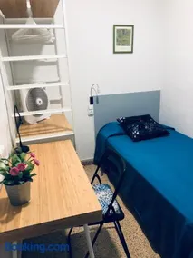 Hostal Carlos III - Image 5