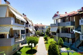 Grand Blue Apartment - Image 1