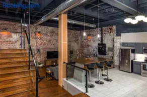 Unique and Charming Downtown Apt - Image 4