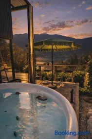 ACMÉ Lodge lake view & Nordic bath - Image 2