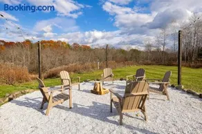 Luxury 4BR in Hudson Valley on a 8 Acre Estate - Hot Tub, Large Firepit, Oversized 38 Ft Deck! - Image 4