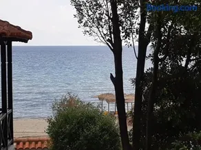 Sofia's Pearl Beachfront Maisonette - Image 2