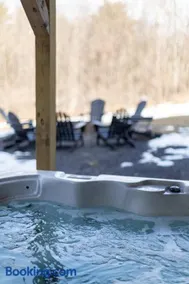 Sagewood Retreat - Stylish Catskills with Hot Tub - Image 3