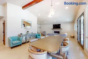 Lakefront home with hot tub, dock, kayaks, central AC, & great lake views - Image 2
