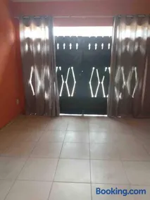 Conforto e simplicidade! Casa top com garagem, cozinha, banheiro e quarto - Image 5