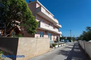 Villa Apartments Brečić 1 - Image 1