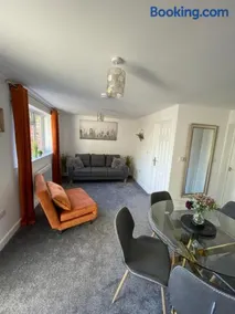 Luxury One Bed Apartment Stevenage - Image 2