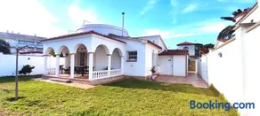 VILLA CAMBRILS BEACH Aparcamiento Gratis - Image 2