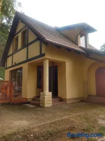 Żółty Domek nad Jeziorem Lubniewice - Image 1