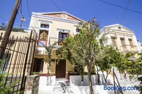 Symi Center Hotel - Image 1