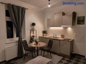 Peaceful & Cozy Apartment - Image 2