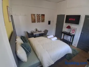 An essential studio flat located in the town centre riverside - Image 2