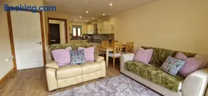 Tinahely Rest - Image 1