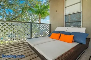 Sebring Circle Studio Stay- Postcard Mural Views - Image 3