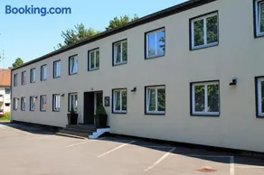Hotel U Mülheim Free Parking Highspeed WiFi - Image 1