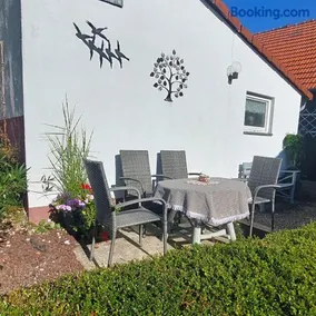 Casa con griglia, giardino e terrazza - Image 3
