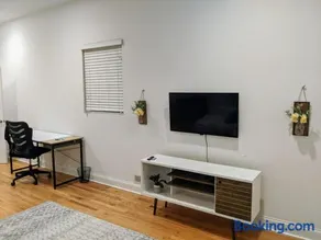 Cosy room near medical district with private balcony - Image 2