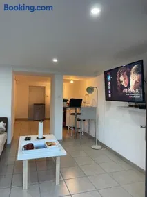 Appartement cosy avec terrasse jardin - Image 2