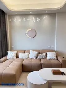 Shangjing Waterfront Hotel - Image 2
