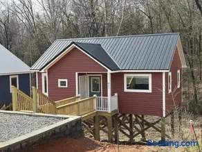 Trailside Cottage 1BR Near Greenfront - Image 1