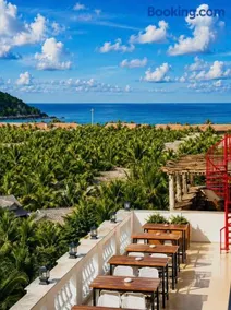 Vistalago Hotel Khem Beach Phu Quoc - Image 1