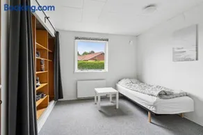 The Lucky Peer - 120m2 house 4 bedroom house - full kitchen & free parking - Image 5