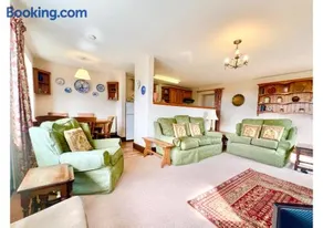 Ground Floor 3 Bed Apartment Rural Devon Sleeps 6 - Image 2