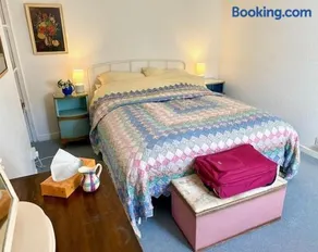 A cosy seaside cottage - Image 2