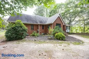 Spacious 4BR Getaway w Games Pier Firepit - Image 2