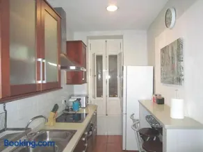Main Central Station Apartment - Image 3