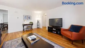 Beautiful, Homey 1BR Close to Longwood Medical - Image 3