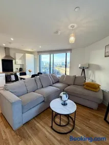 Lux high-rise Two Bed-balcony with waterside view - Image 2