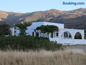Traditional House by The Beach - Image 3