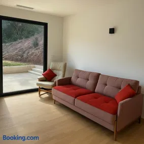 Provençal and Modern Villa ideal for families - Image 2