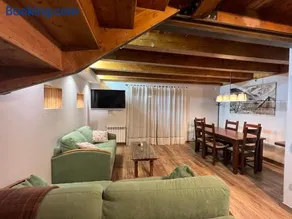 Arties Luxury Apartments con jardín - Image 3