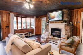 The Anchorage - Quiet Stay near Lake Logan - Image 2