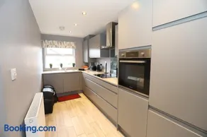 Harbour View City Centre Apartment - Image 3