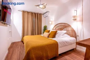 Suite Bali de 45m2 - Idéal couple - Chambre séparée - Jacuzzi baignoire balnéo - Sauna - Clim réversible - Netflix - Piscine accès partagé avec la petite copro - Bouteille de champagne offerte dès 2 nuits - Image 3