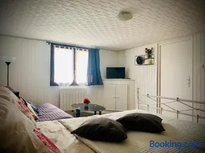 Chambre en rez de jardin - Image 1